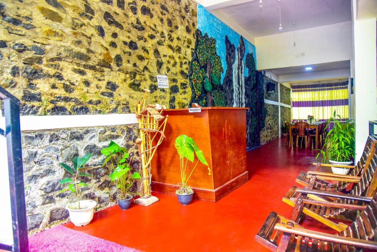 Mum Jungle Inn Элла Экстерьер фото